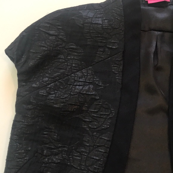 BCBGirls black and short sleeves bolero size M - Picture 8 of 9